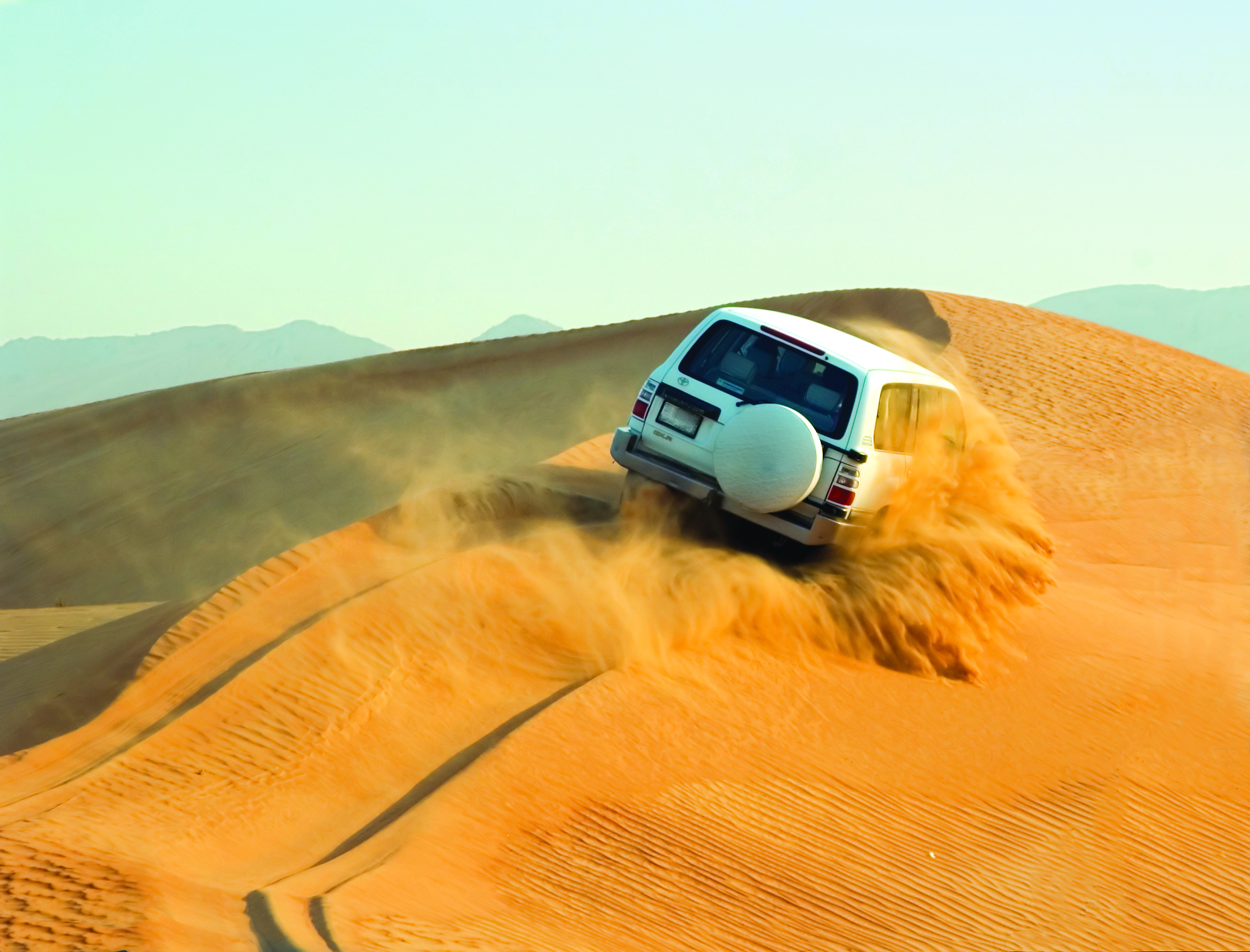 https://d3r8gwkgo0io6y.cloudfront.net/upload/Desert safari 3.jpg